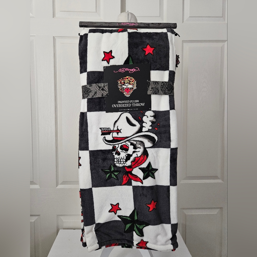 Ed Hardy NWT Plush Oversized Throw